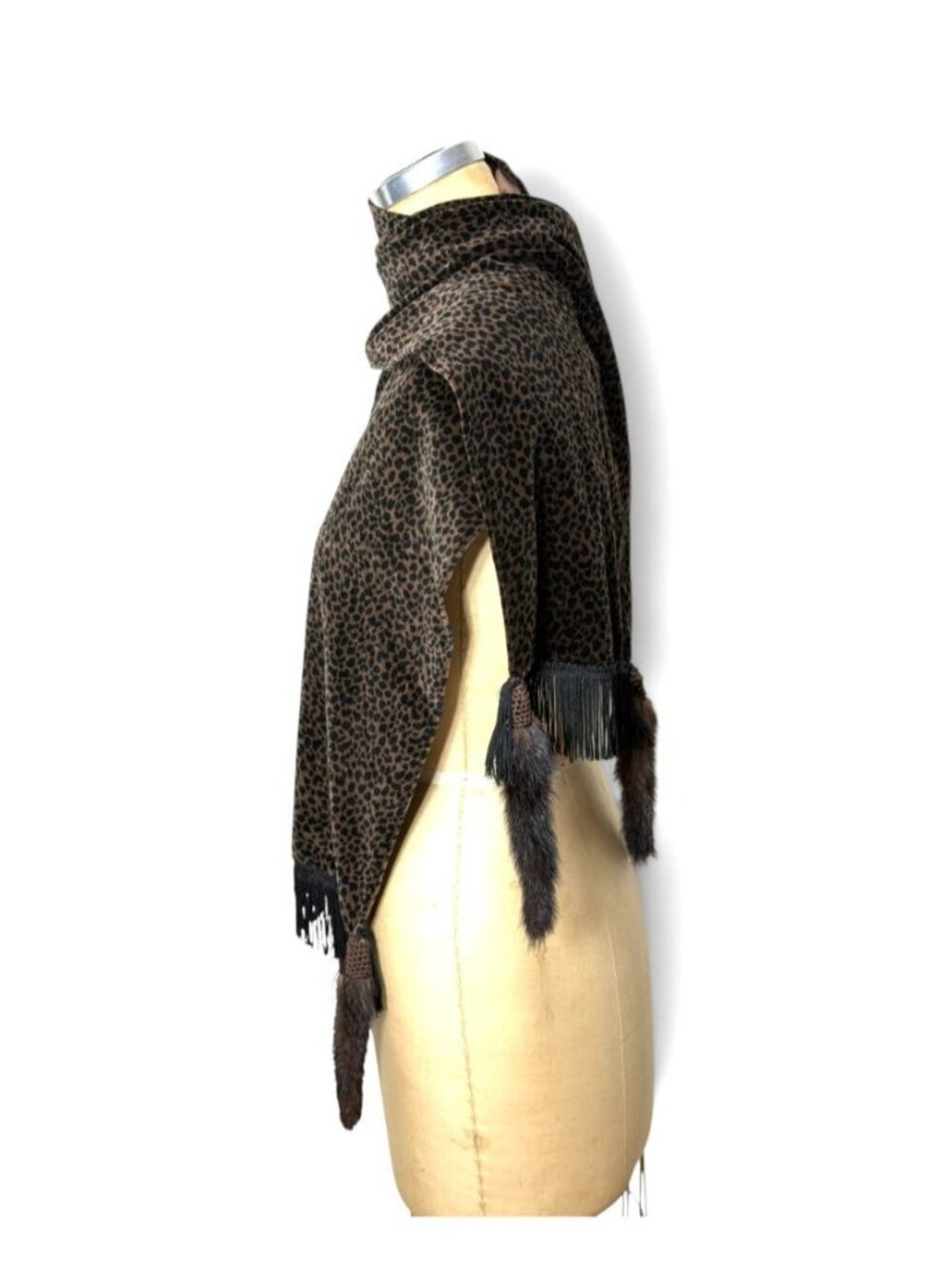 Vintage 1980s leopard print velvet stole wrap with fringe and mink tails - Picture 3 of 7
